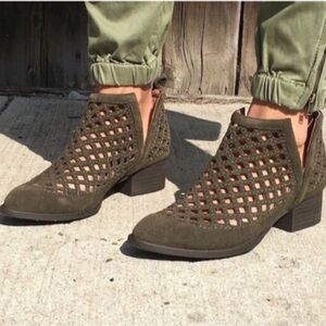 Jeffrey Campbell Taggart Suede Olive Green Booties - Size 7
